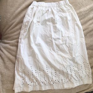 White gap skirt